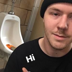 Meet your Posher, Max